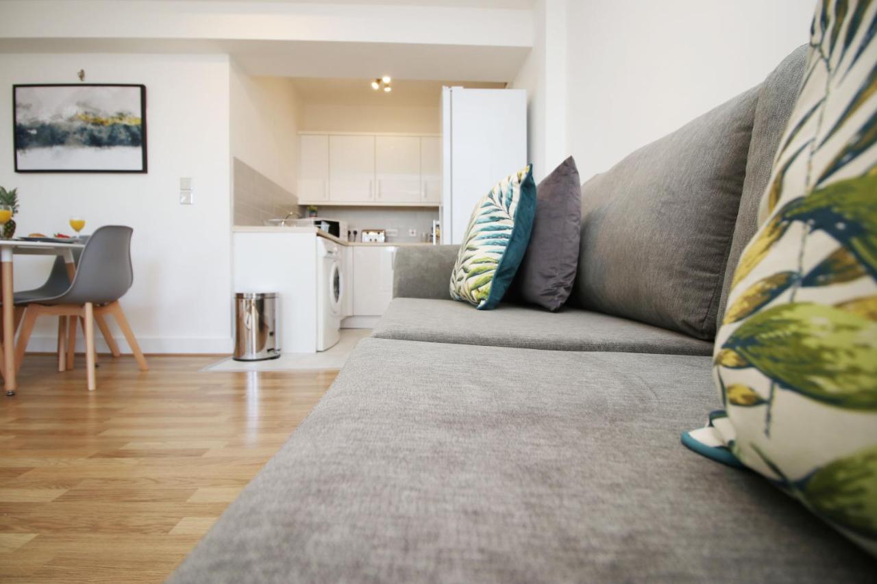 St Thomas Loft Views By Ssw - 2Br, Parking, Sleeps 4, Easy Access To City Centre, Marina, Beach And M4 斯旺西 外观 照片