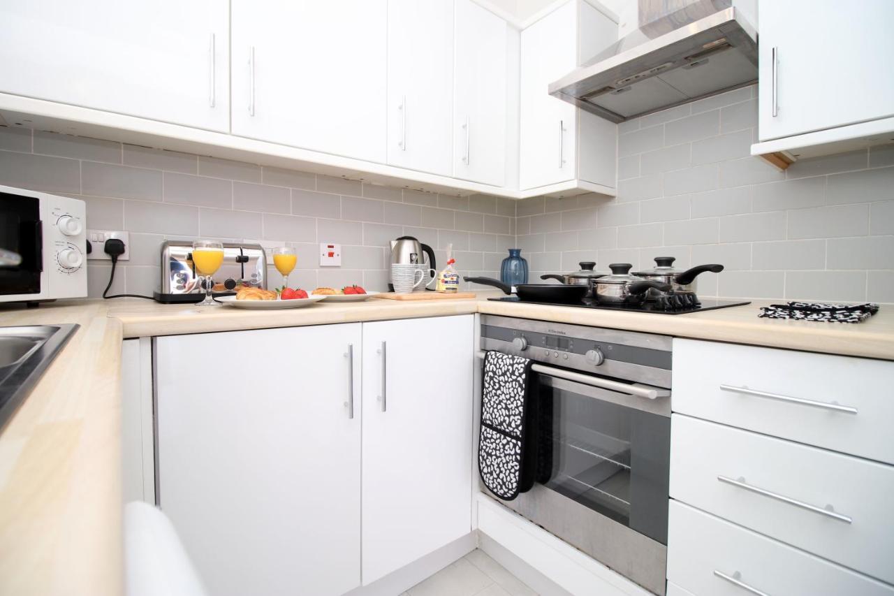 St Thomas Loft Views By Ssw - 2Br, Parking, Sleeps 4, Easy Access To City Centre, Marina, Beach And M4 斯旺西 外观 照片