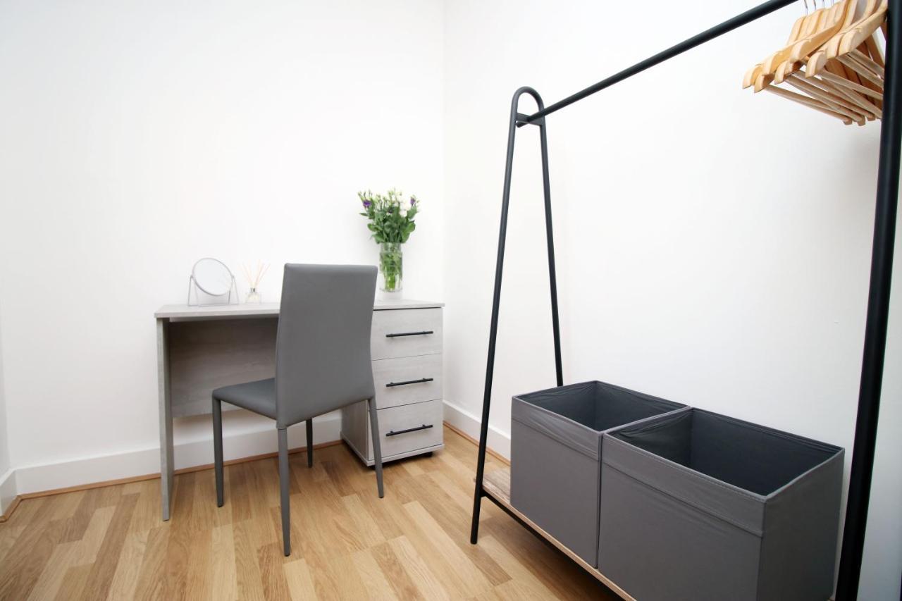 St Thomas Loft Views By Ssw - 2Br, Parking, Sleeps 4, Easy Access To City Centre, Marina, Beach And M4 斯旺西 外观 照片