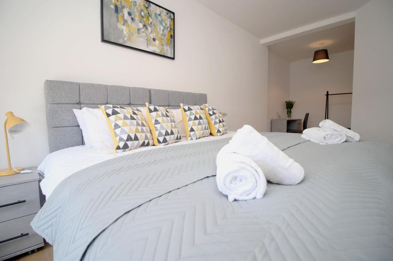 St Thomas Loft Views By Ssw - 2Br, Parking, Sleeps 4, Easy Access To City Centre, Marina, Beach And M4 斯旺西 外观 照片