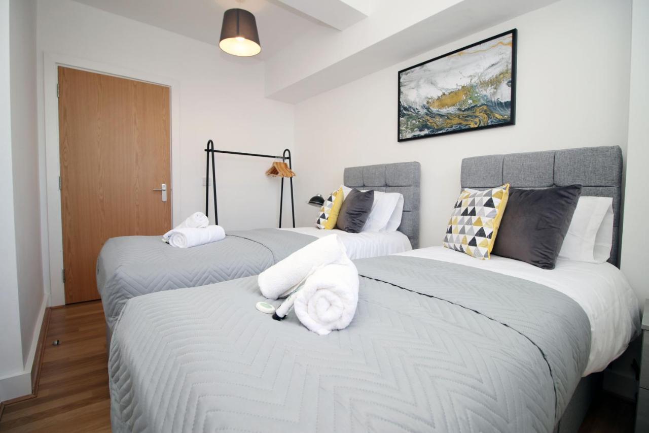 St Thomas Loft Views By Ssw - 2Br, Parking, Sleeps 4, Easy Access To City Centre, Marina, Beach And M4 斯旺西 外观 照片