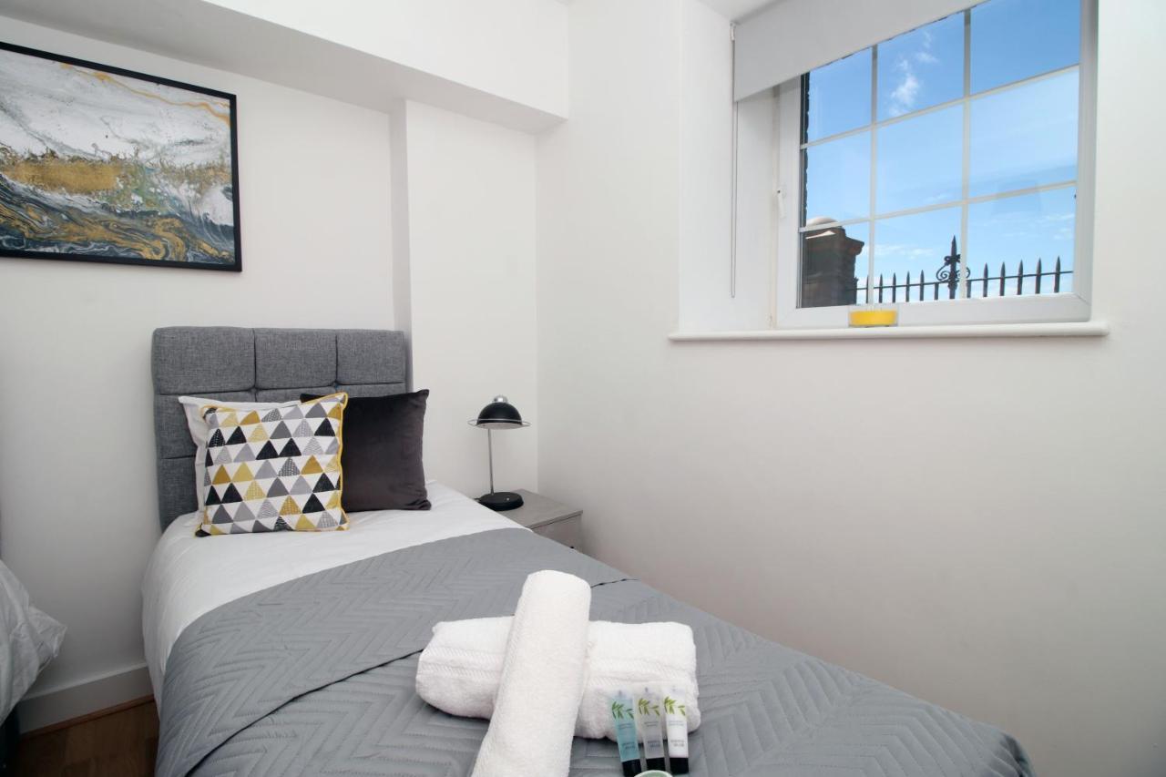 St Thomas Loft Views By Ssw - 2Br, Parking, Sleeps 4, Easy Access To City Centre, Marina, Beach And M4 斯旺西 外观 照片