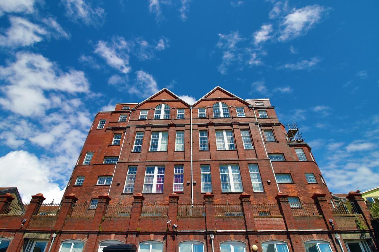 St Thomas Loft Views By Ssw - 2Br, Parking, Sleeps 4, Easy Access To City Centre, Marina, Beach And M4 斯旺西 外观 照片