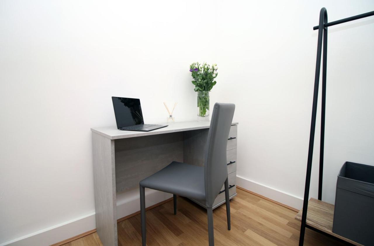 St Thomas Loft Views By Ssw - 2Br, Parking, Sleeps 4, Easy Access To City Centre, Marina, Beach And M4 斯旺西 外观 照片