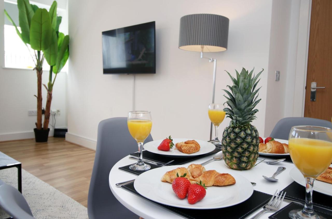 St Thomas Loft Views By Ssw - 2Br, Parking, Sleeps 4, Easy Access To City Centre, Marina, Beach And M4 斯旺西 外观 照片