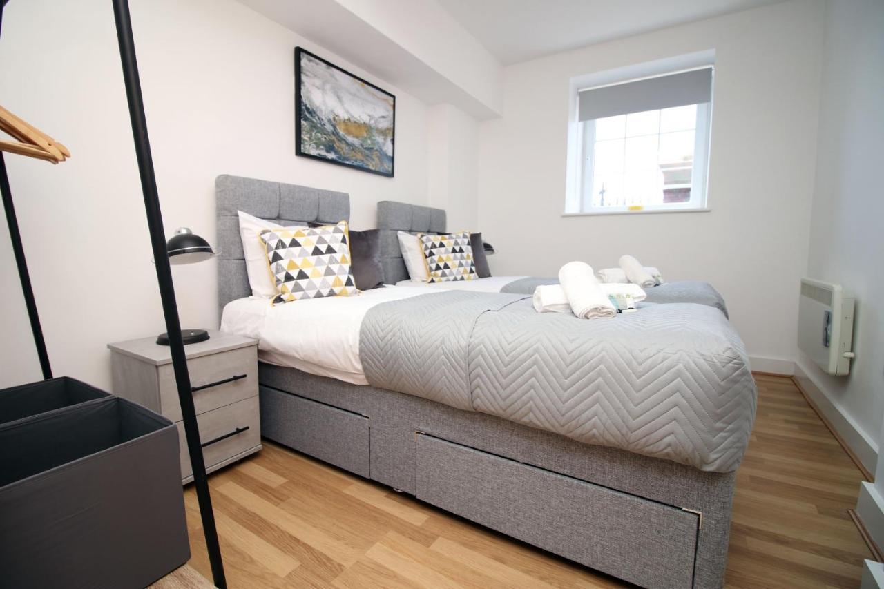 St Thomas Loft Views By Ssw - 2Br, Parking, Sleeps 4, Easy Access To City Centre, Marina, Beach And M4 斯旺西 外观 照片