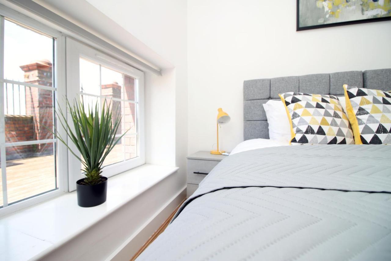 St Thomas Loft Views By Ssw - 2Br, Parking, Sleeps 4, Easy Access To City Centre, Marina, Beach And M4 斯旺西 外观 照片