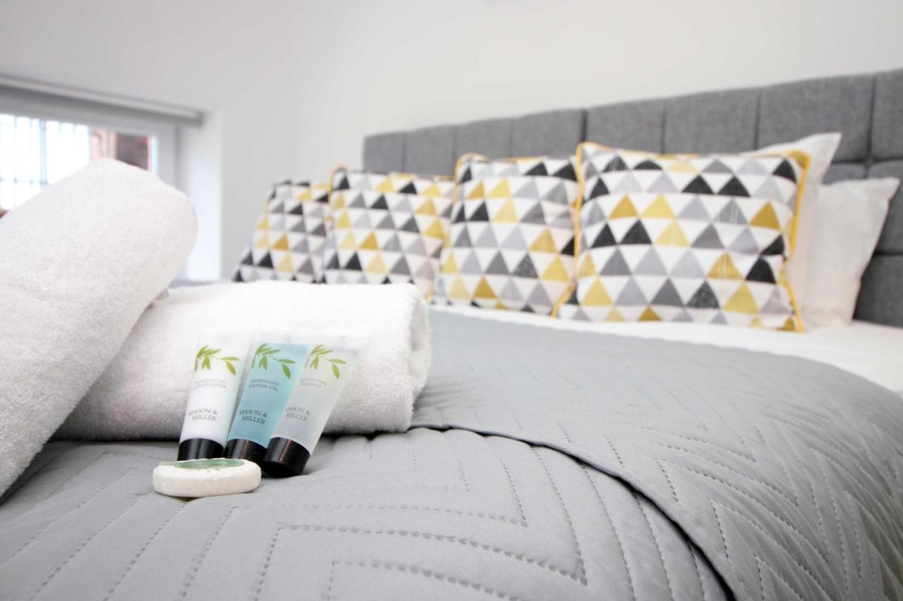 St Thomas Loft Views By Ssw - 2Br, Parking, Sleeps 4, Easy Access To City Centre, Marina, Beach And M4 斯旺西 外观 照片